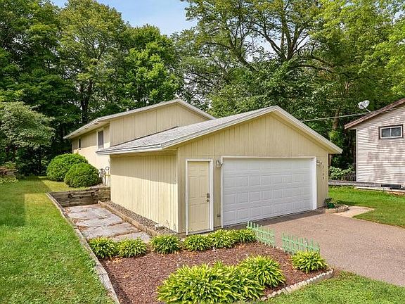 205 feet deep, this lot extends from Alexander to Dundee!