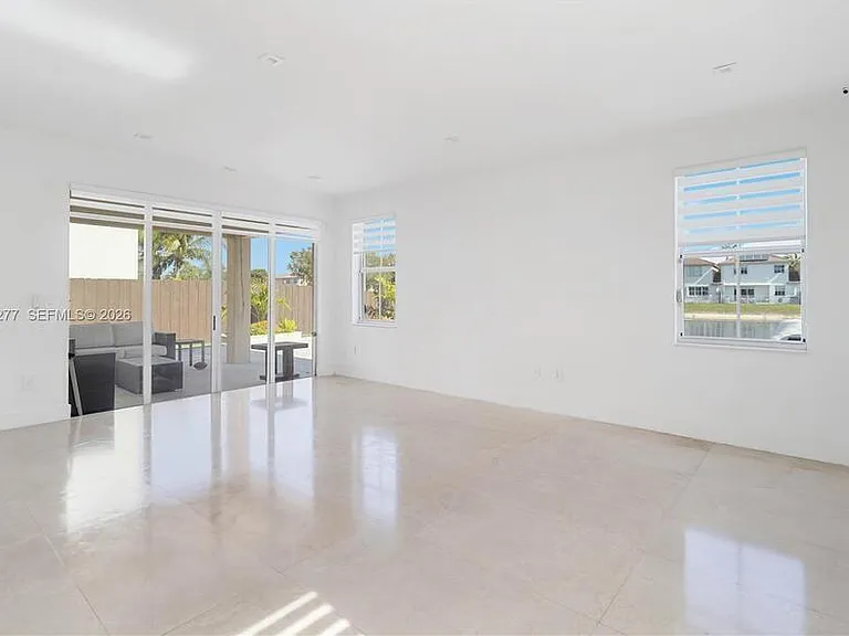 8551 NW 110th Ave — Photo 17
