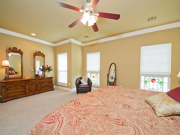 3rd image of 2703 W Cobbler Pl