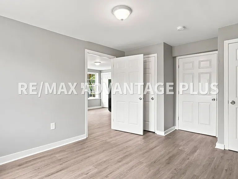 327 Thomas Jefferson Hwy — Photo 25