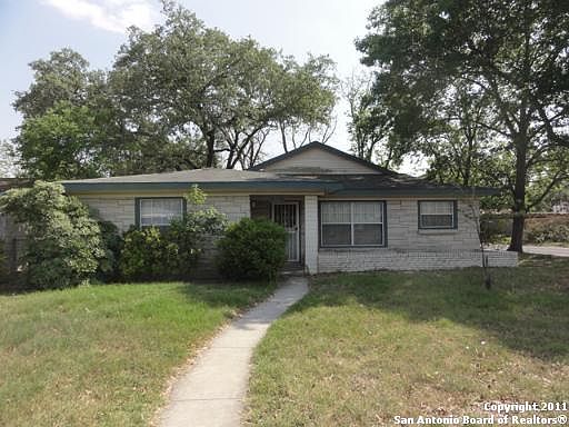 2nd image of 370 Savannah Dr