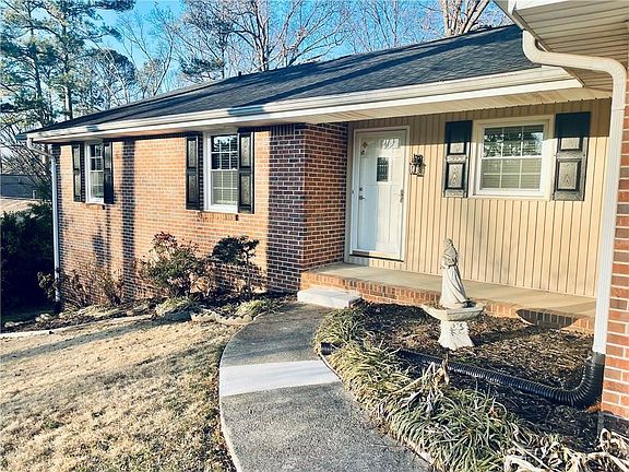 2nd image of 637 Rae Dr