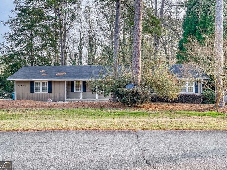 1st image of 2032 Lake Lucerne Dr