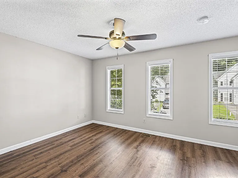 5180 Laurel Bridge Ct SE — Photo 21