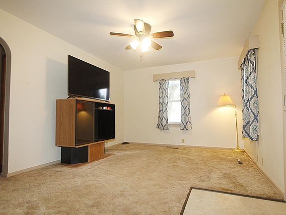 5th image of 508 E Main St