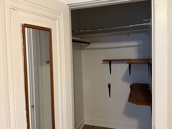 4th image of 5851 Morrowfield Ave #15