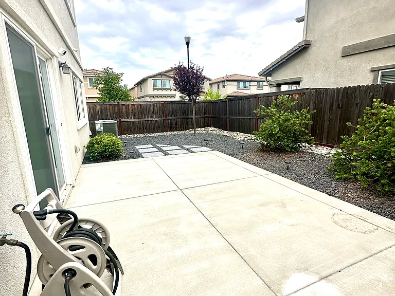 301 Welton Ct — Photo 22