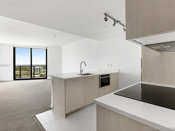 5th image of 502 NE 31st St #2210