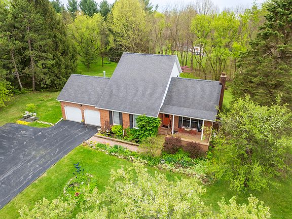 3rd image of 328 E Tratebas Rd