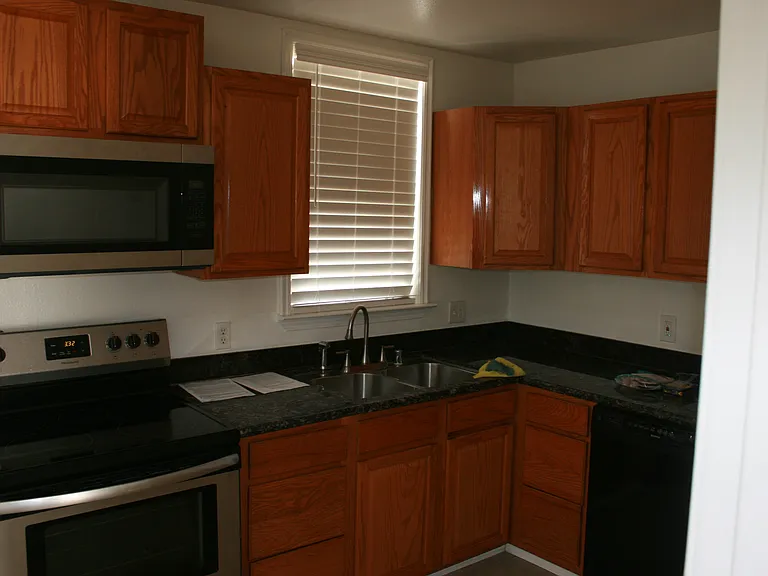 1460 Oxford Way — Photo 47