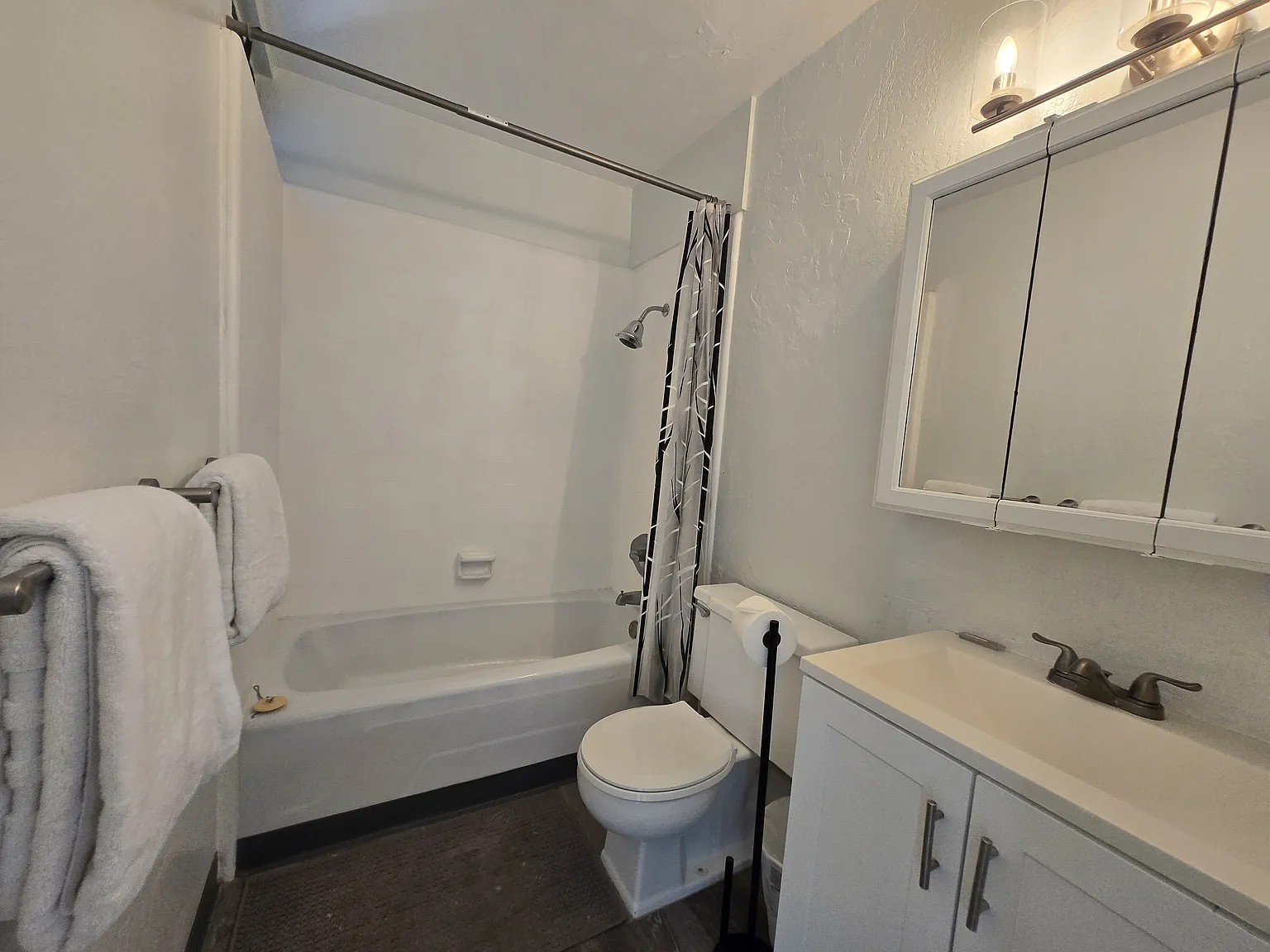 Studio, 377 sqft, $1,950 — Photo 3