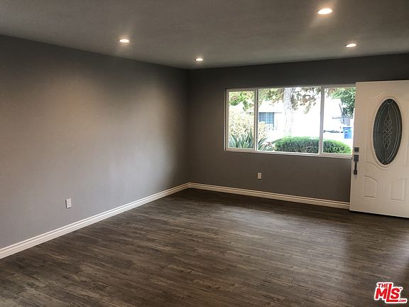 5th image of 15909 Rosalita Dr