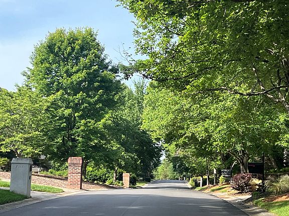 5th image of 2417 Summerlake Rd