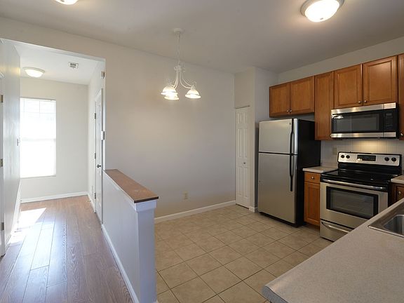 4th image of 4939 Heritage Heights Cir