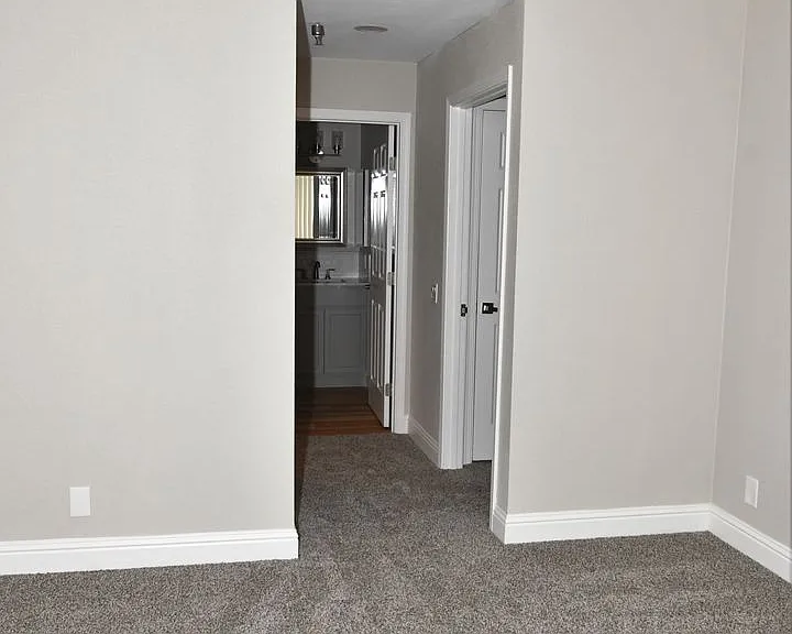 1175 Glenda Way — Photo 8