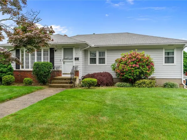 1 Richard Rd, North Providence, RI 02911