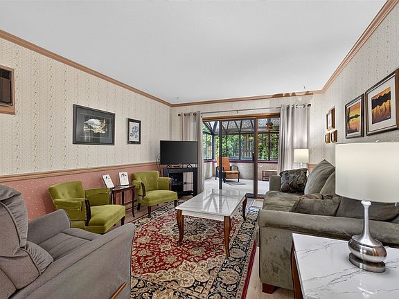 3rd image of 1229 Bernard Ave Unit 102