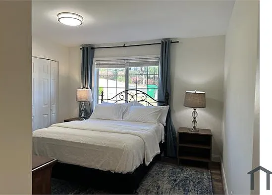 2530 Peachwood Cir NE #4 — Photo 2