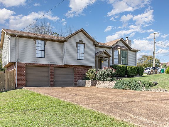 2nd image of 3037 Goodwin Dr