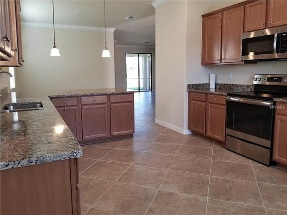 5th image of 12685 Canavese Ln