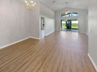 5642 Passing Pine Ln, Zephyrhills, FL 33541