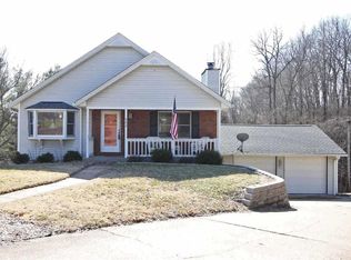 952 Meadowview Ln, Columbia, IL 62236