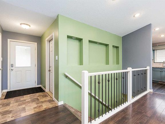2nd image of 350 E Mount Sunburst Way W
