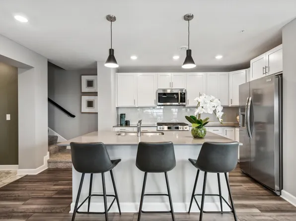 3020 Cedar St, Little Canada, MN 55117