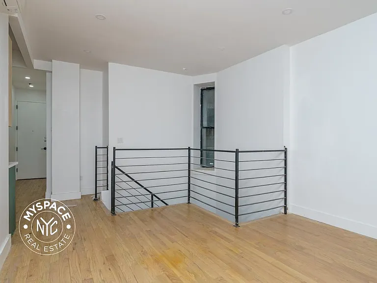 1027 Putnam Ave #1C — Photo 4
