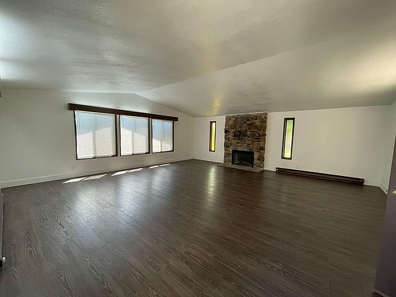 2nd image of 204 Dennis Way