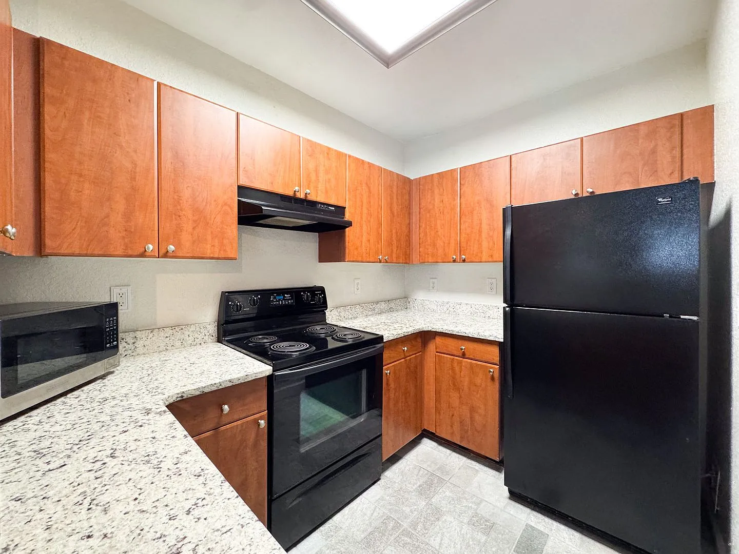 Beautifully Updated One Bedroom in Downtown Orlando — Photo 4