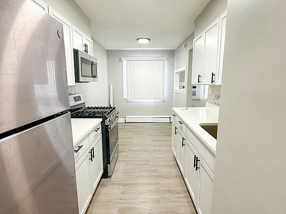 2nd image of 4300 N Keystone Ave APT 1B