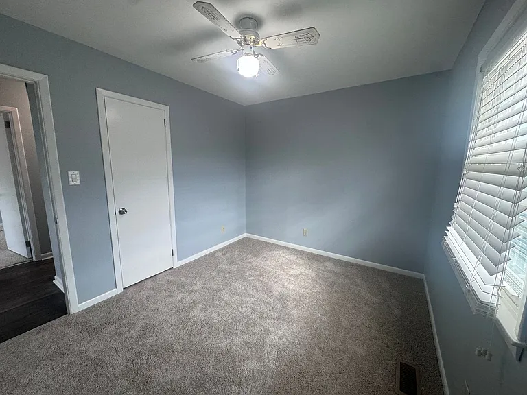 908 Rochester Dr — Photo 20