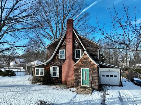 9 Stevens St, Montague, MA 01351