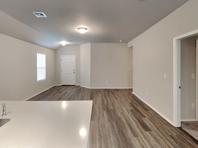 1432 Dustin Dr — Photo 9