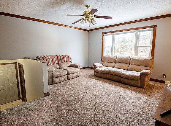 5th image of 111 N Bayberry Ct