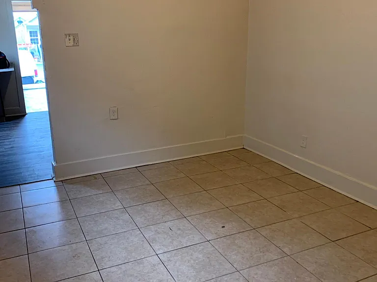 2455 N Robertson St — Photo 10