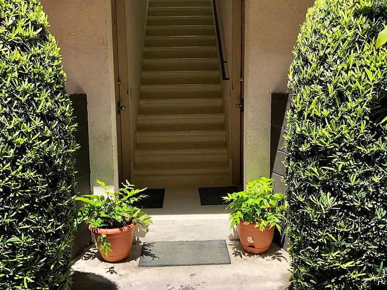 1225 Barry Ave #7 — Photo 12