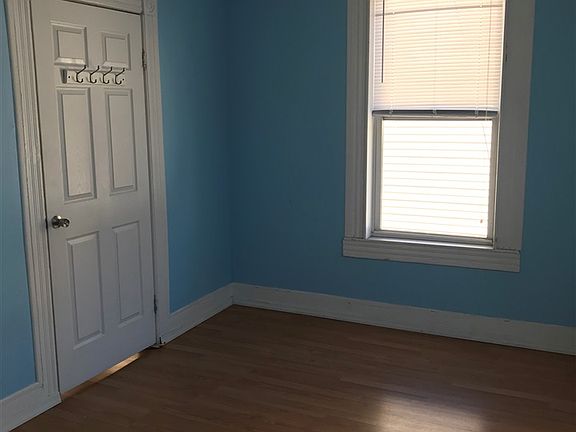 5th image of 156 Clinton Ave