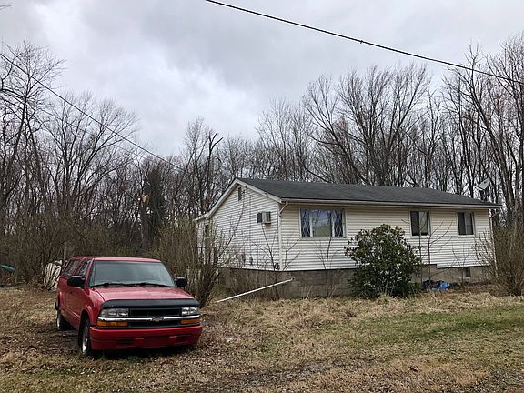 3rd image of 3072 Youngstown Ave