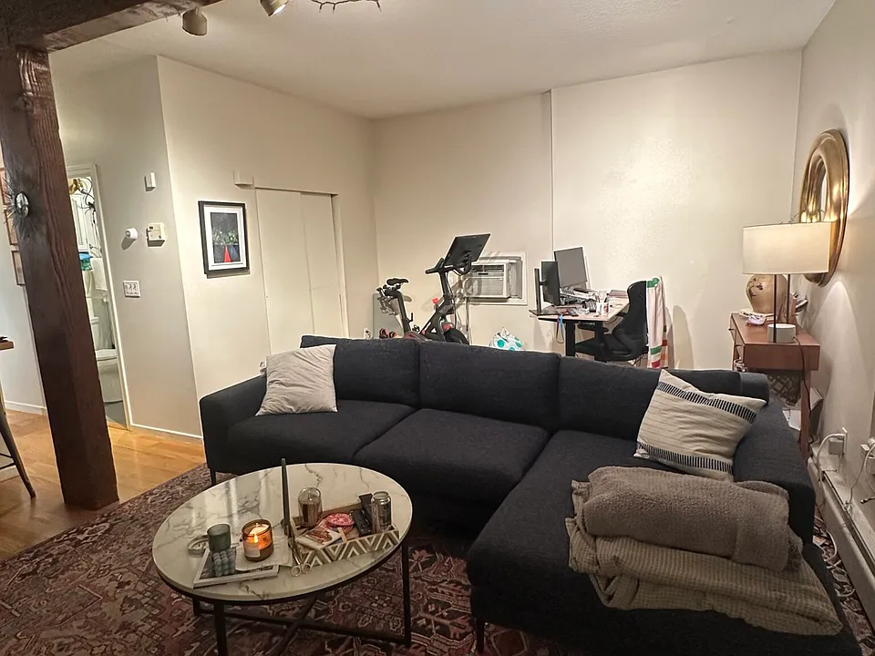 19 Albemarle St #3