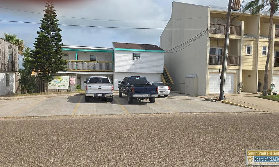 310 W Houston St #2