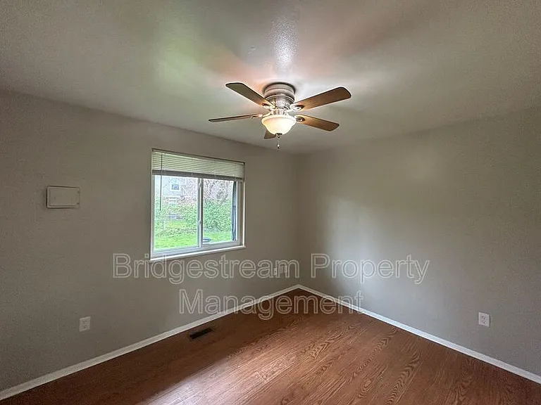 4952 Leeper St — Photo 6