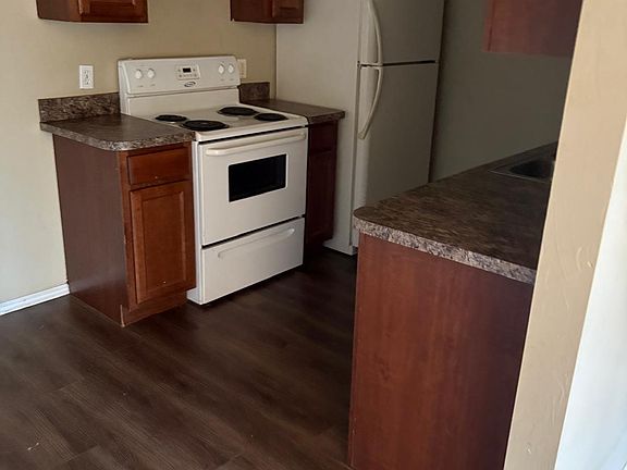 4th image of 617 W 3rd St Unit 7