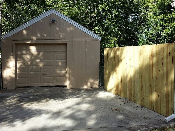 2nd image of 2924 Livingston Ave