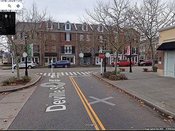 2nd image of 981 Hackler St Unit B