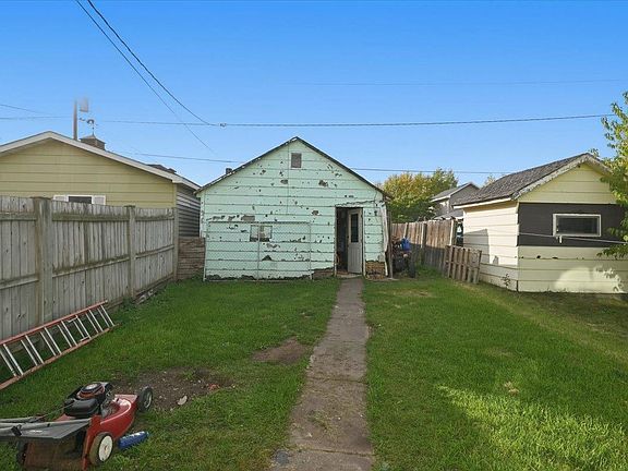 3rd image of 17 S 60th Ave W