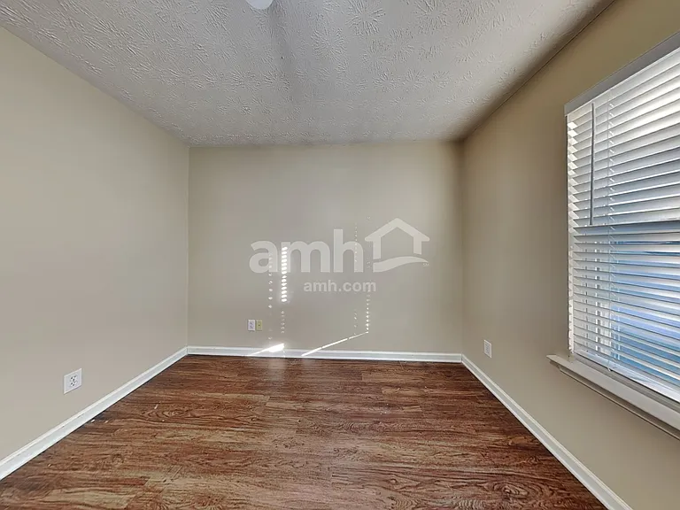 836 Windcroft Cir — Photo 15