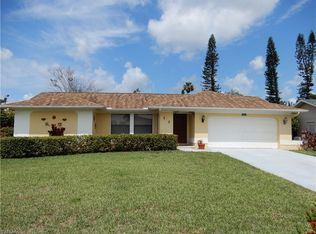 10581 Regent Cir, Naples, FL 34109