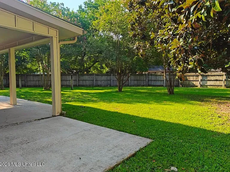 223 Woodbine Dr — Photo 28